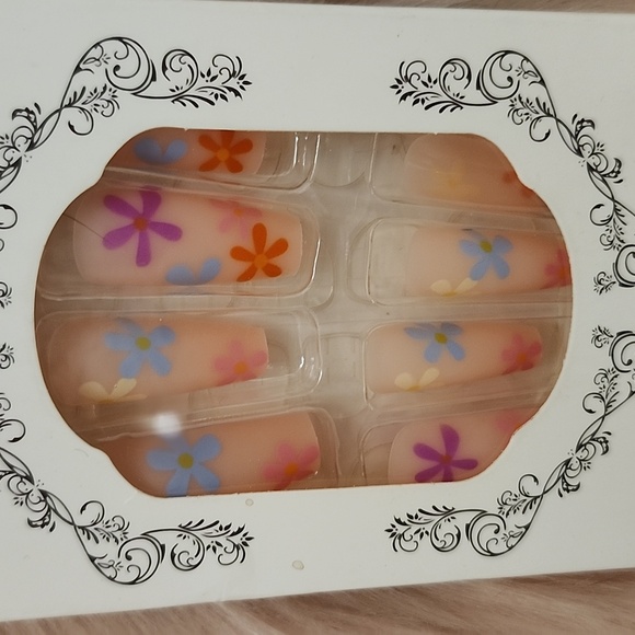 BOGO SALE!!! Brand New BEAUTIFUL NAIL False Nails-XL - Picture 3 of 4